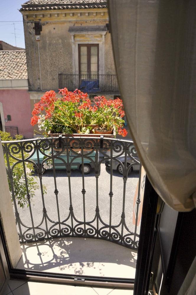 Casa Al Centro Storico Panzió Nicolosi Kültér fotó